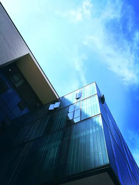 Moderno Edificio Oficinas Con Fachada Cristal — Foto de Stock