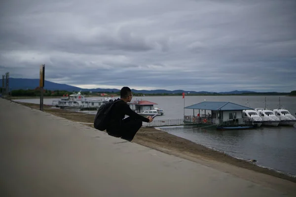 Hombre Barco Lago — Foto de Stock