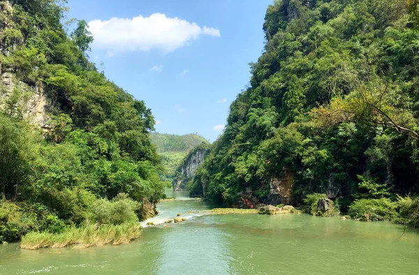 Hermoso Paisaje Del Río Las Montañas — Foto de Stock