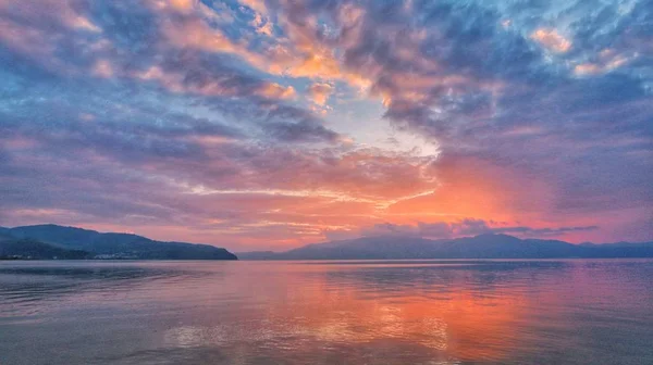 Malerischer Blick Auf Den Schönen Sonnenuntergang — Stockfoto