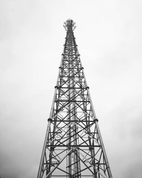 Torre Telefone Móvel Com Céu Azul — Fotografia de Stock