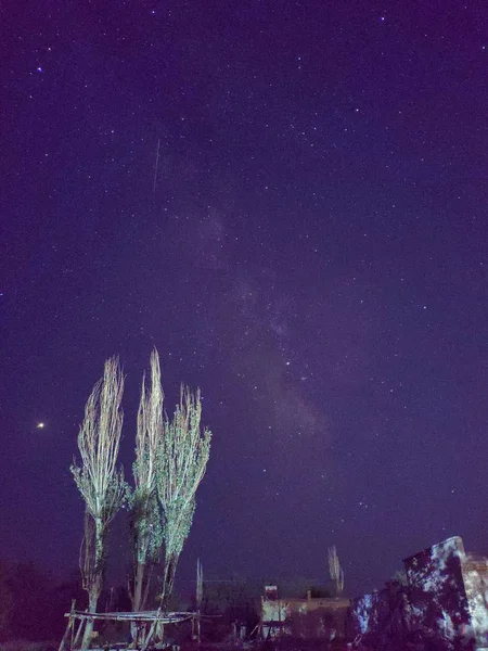 Hermoso Paisaje Nocturno Con Estrellas Estrellas — Foto de Stock