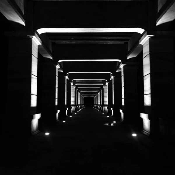 Tunnel Sotterraneo Vuoto Con Luce Ombra — Foto Stock