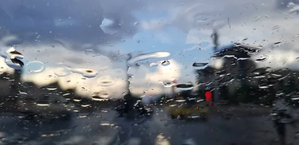 Glasfönster Med Regndroppar Väder — Stockfoto