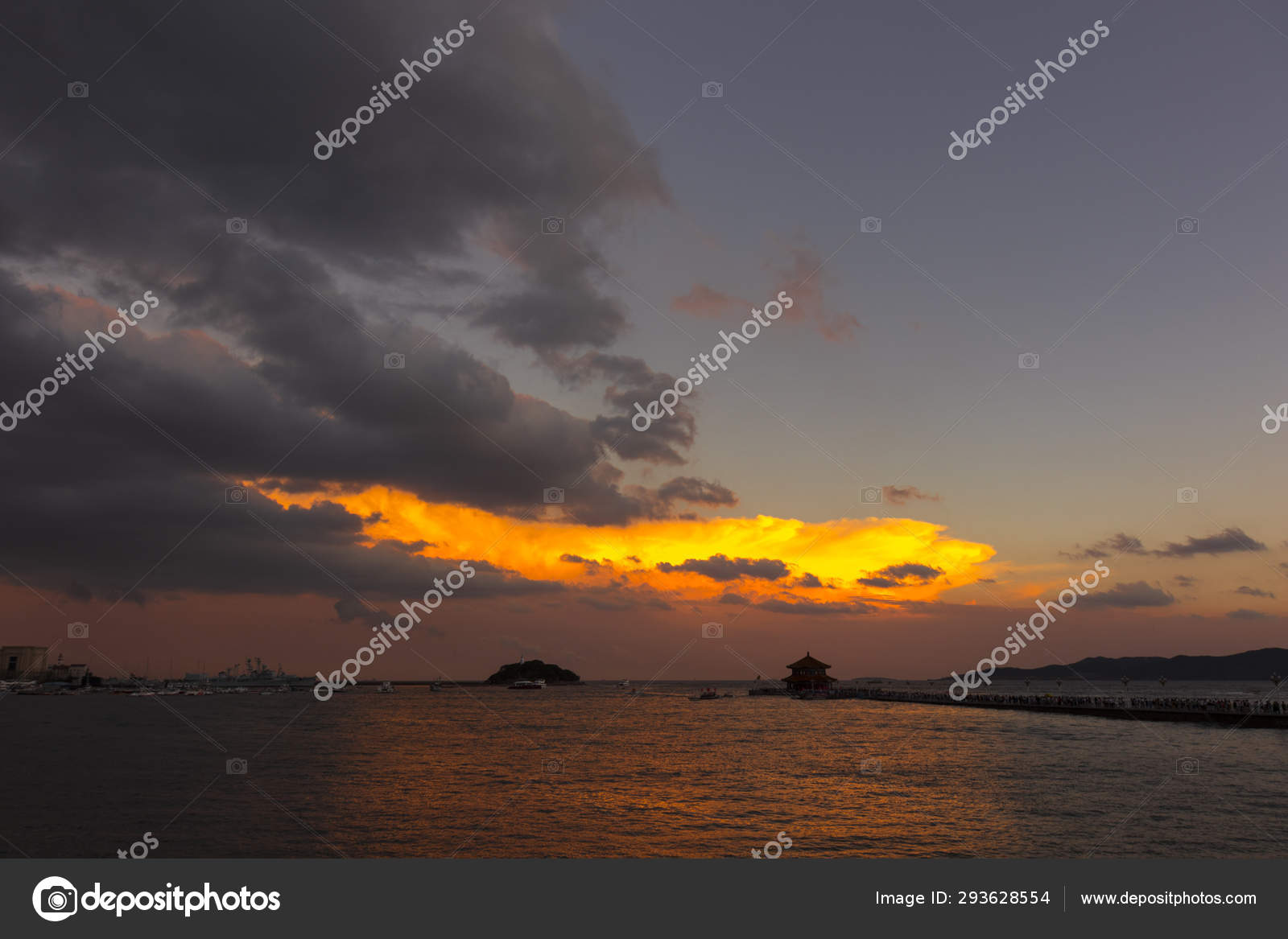 Blick Auf Den Schonen Sonnenuntergang Stockfotografie Lizenzfreie Fotos C Imaginechina Tuchong Depositphotos