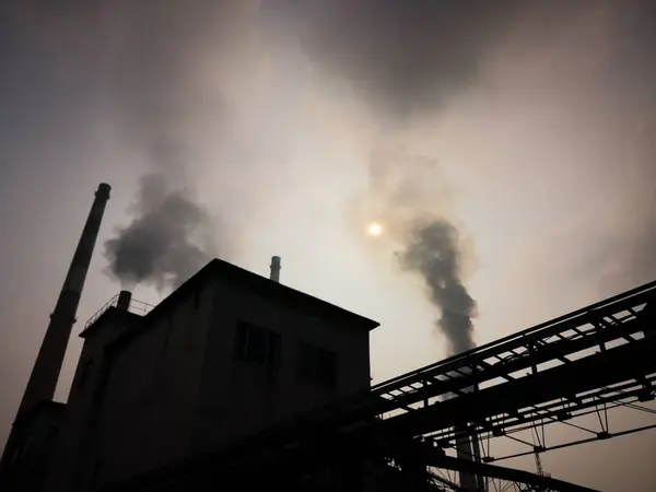 Fábrica Industrial Fumaça Chaminés — Fotografia de Stock