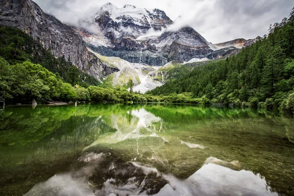 Bella Vista Sul Lago Montagna — Foto Stock