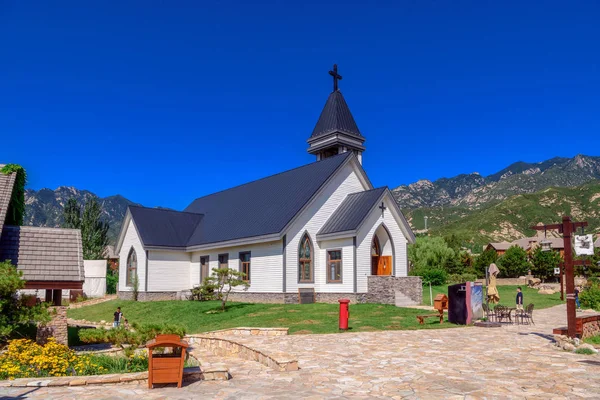 small church in the village of the island of the town of the city of triel sur