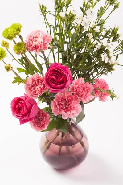 Rosas Rosadas Jarrón Sobre Fondo Blanco — Foto de Stock