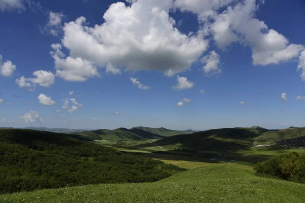 Paisaje Montaña Con Cielo Azul Nubes — Foto de Stock