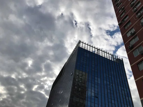 Edificio Moderno Con Fachada Cristal Cielo — Foto de Stock