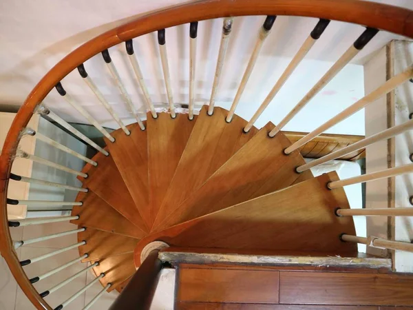 Escalera Madera Con Mango Espiral — Foto de Stock