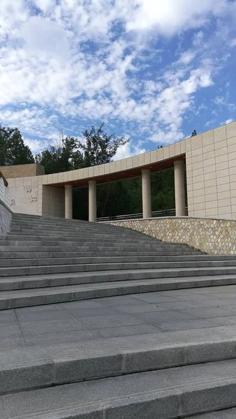 Moderno Edificio Con Escaleras — Foto de Stock