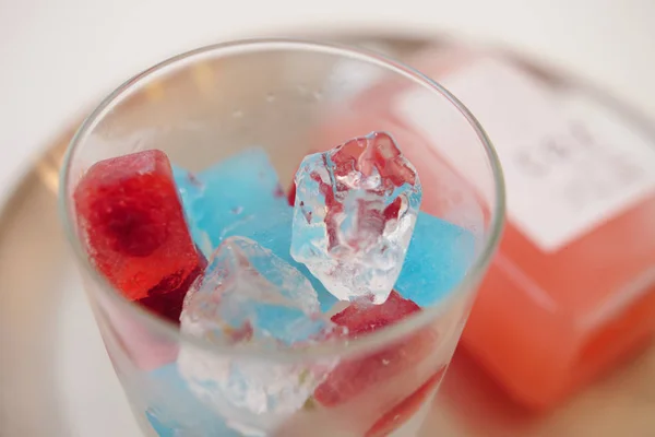 Helado Vidrio Con Gelatina Roja Verde — Foto de Stock