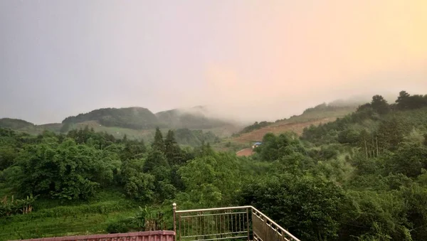 Paisaje Montaña Con Una Hermosa Puesta Sol — Foto de Stock