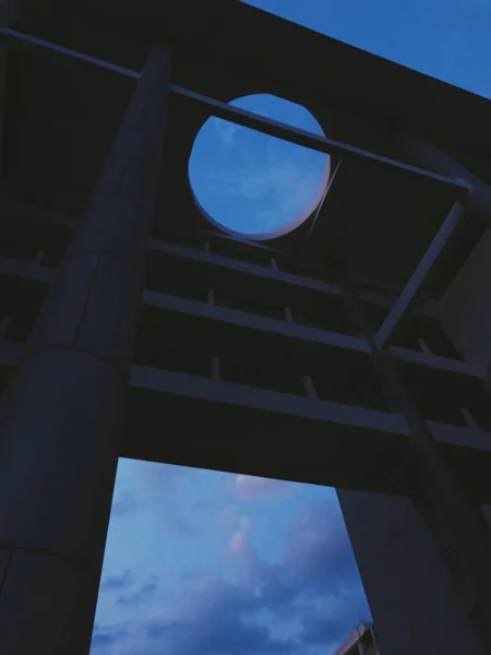 Edificio Moderno Con Cielo Azul — Foto de Stock