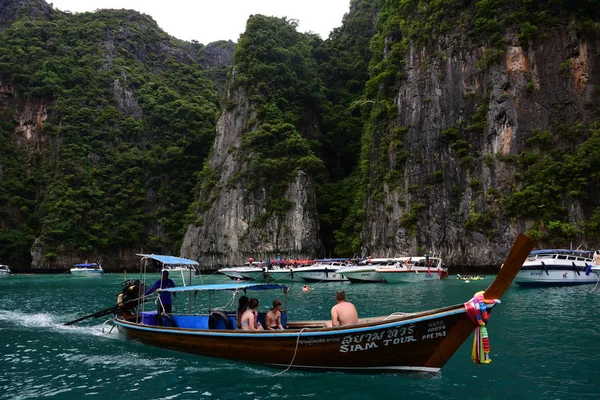 Barcos Bahía Phi Leh Tailandia — Foto de Stock