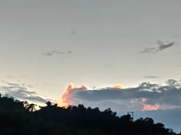 Hermoso Atardecer Sobre Las Nubes — Foto de Stock