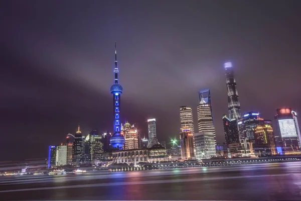 上海建築 都市の建物 タウンハウス オリエンタルパールタワー — ストック写真