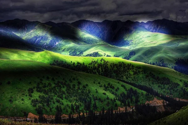 Bela Paisagem Nas Montanhas — Fotografia de Stock