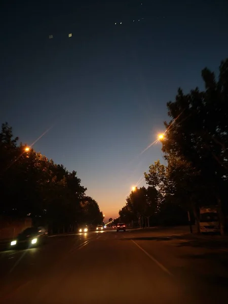 Vista Nocturna Ciudad Carretera Parque — Foto de Stock