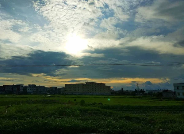 Hermosa Puesta Sol Sobre Ciudad — Foto de Stock