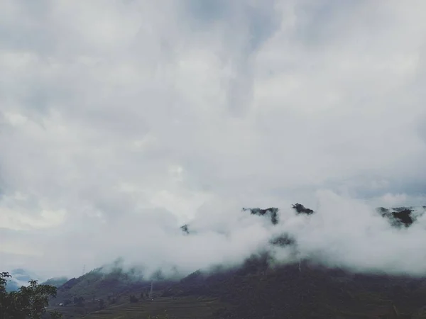 Nubes Las Montañas — Foto de Stock