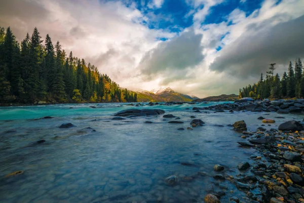 Bellissimo Lago Montagna — Foto Stock