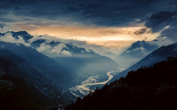 Красивый Закат Горах — стоковое фото