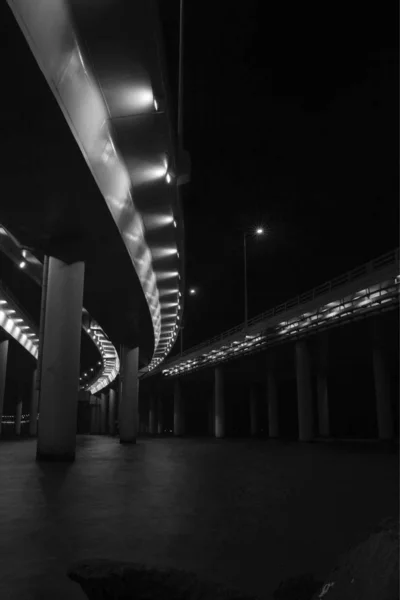 Vista Nocturna Ciudad Del Puente Más Famoso Por Noche — Foto de Stock
