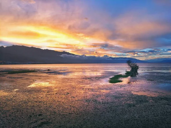 美丽落日的风景如画 — 图库照片