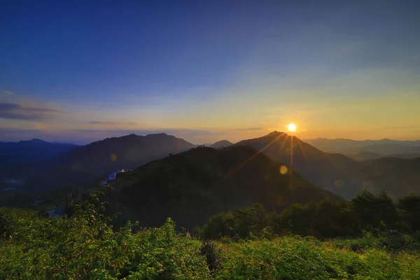 Belo Pôr Sol Nas Montanhas — Fotografia de Stock