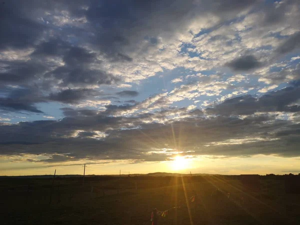 Hermosa Puesta Sol Sobre Ciudad —  Fotos de Stock