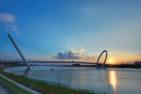 Puente Sobre Río Ciudad Riga — Foto de Stock