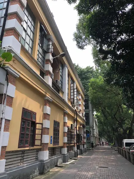 Edificio Moderno Ciudad Madrid — Foto de Stock