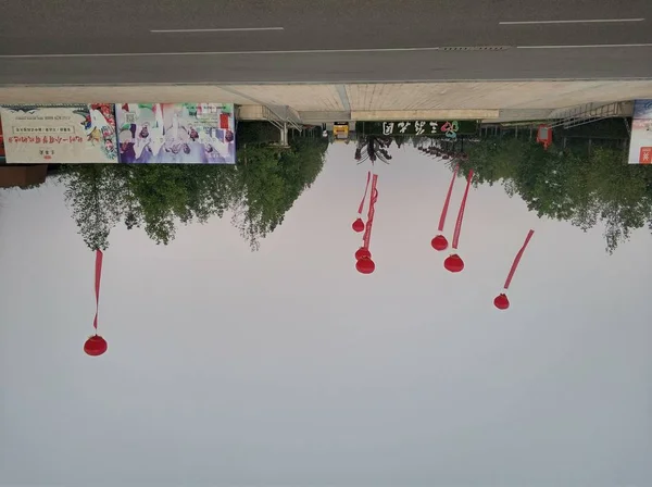 Decoración Navidad Con Carámbanos Rojos Blancos Pared — Foto de Stock