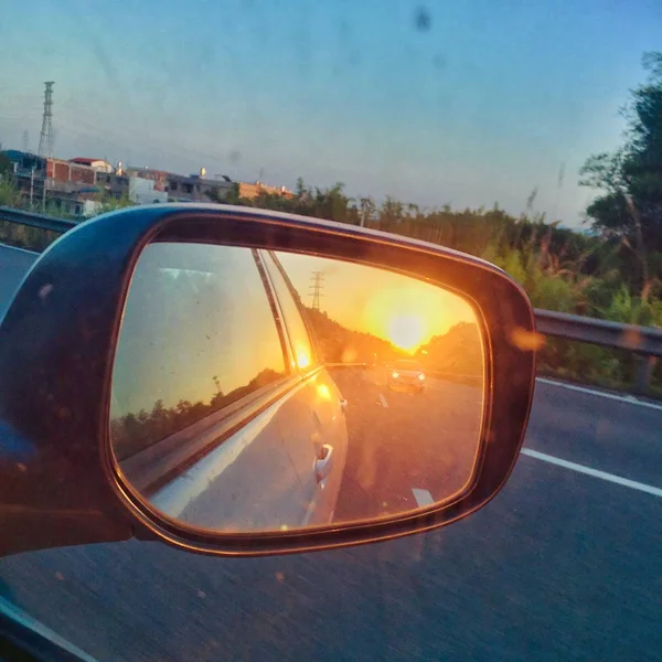 Coche Que Conduce Través Carretera — Foto de Stock