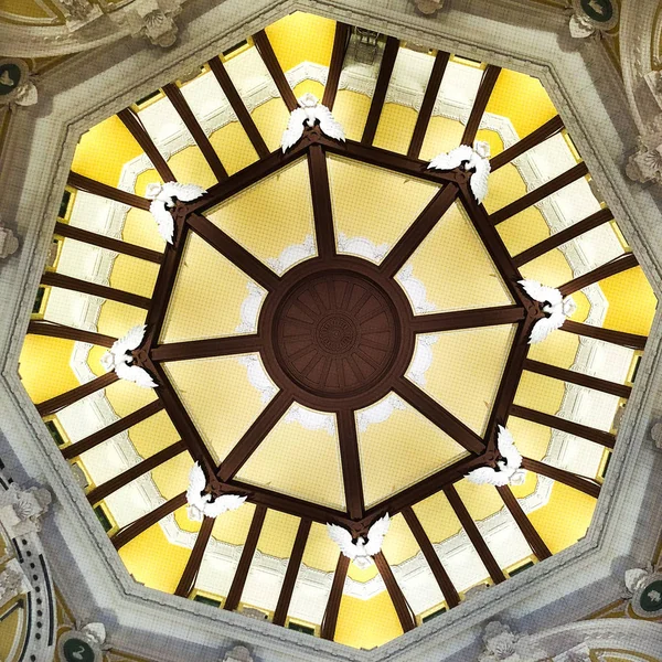 Detalle Una Ventana Con Una Cruz — Foto de Stock