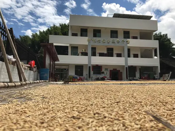 Gran Edificio Ciudad Isla Casa — Foto de Stock