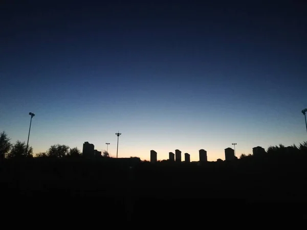 Silueta Una Ciudad Atardecer — Foto de Stock