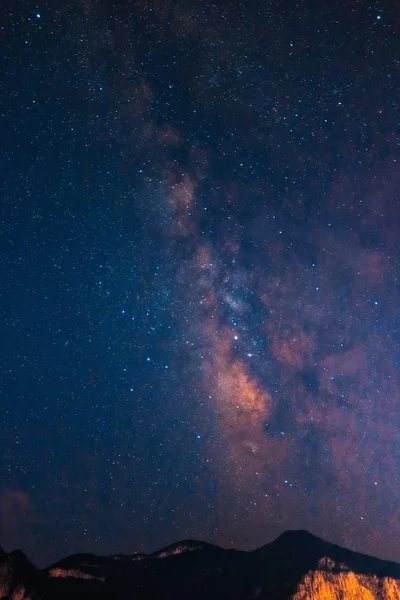 Gece Gökyüzünde Samanyolu Galaksisi — Stok fotoğraf