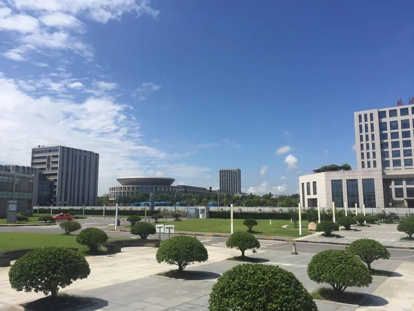 Edificio Moderno Parque — Foto de Stock