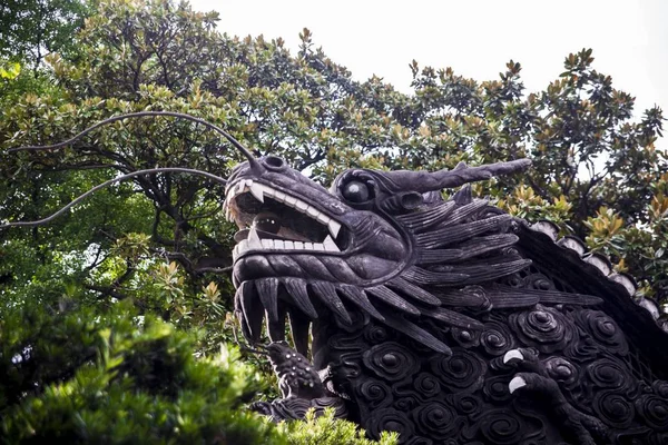 dragon statue in the park