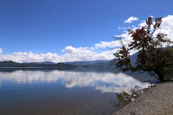 Lago Las Montañas — Foto de Stock