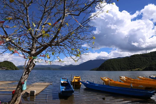 Lago Las Montañas — Foto de Stock