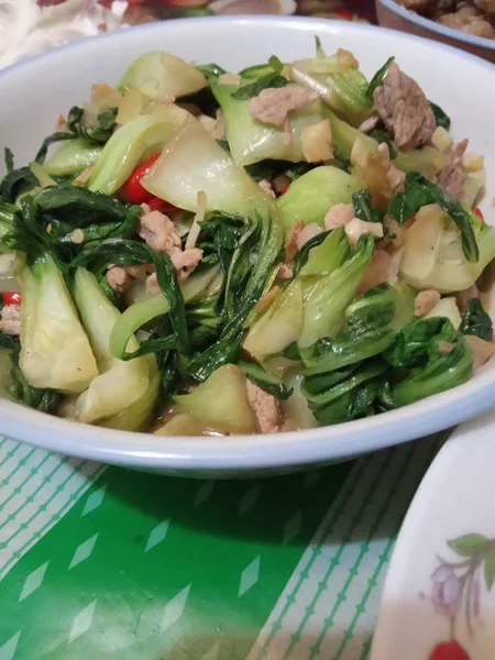 Vista Cerca Deliciosa Ensalada Con Verduras — Foto de Stock