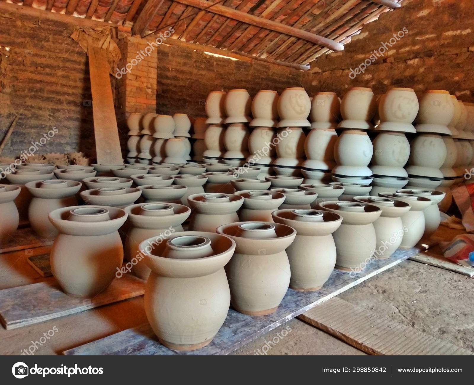 Pottery Market — Stock Photo © ImaginechinaTuchong 298850842