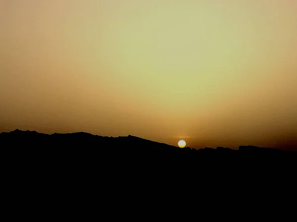 Puesta Sol Sobre Paisaje Montaña — Foto de Stock