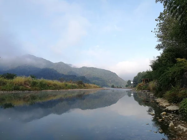 Hermoso Paisaje Lago Las Montañas — Foto de Stock