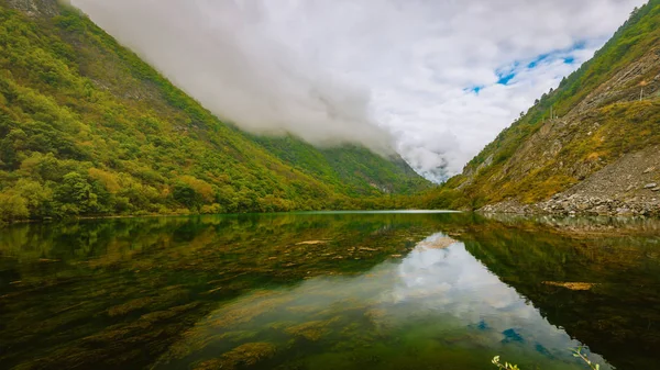 Hermosa Vista Del Lago Montaña — Foto de Stock